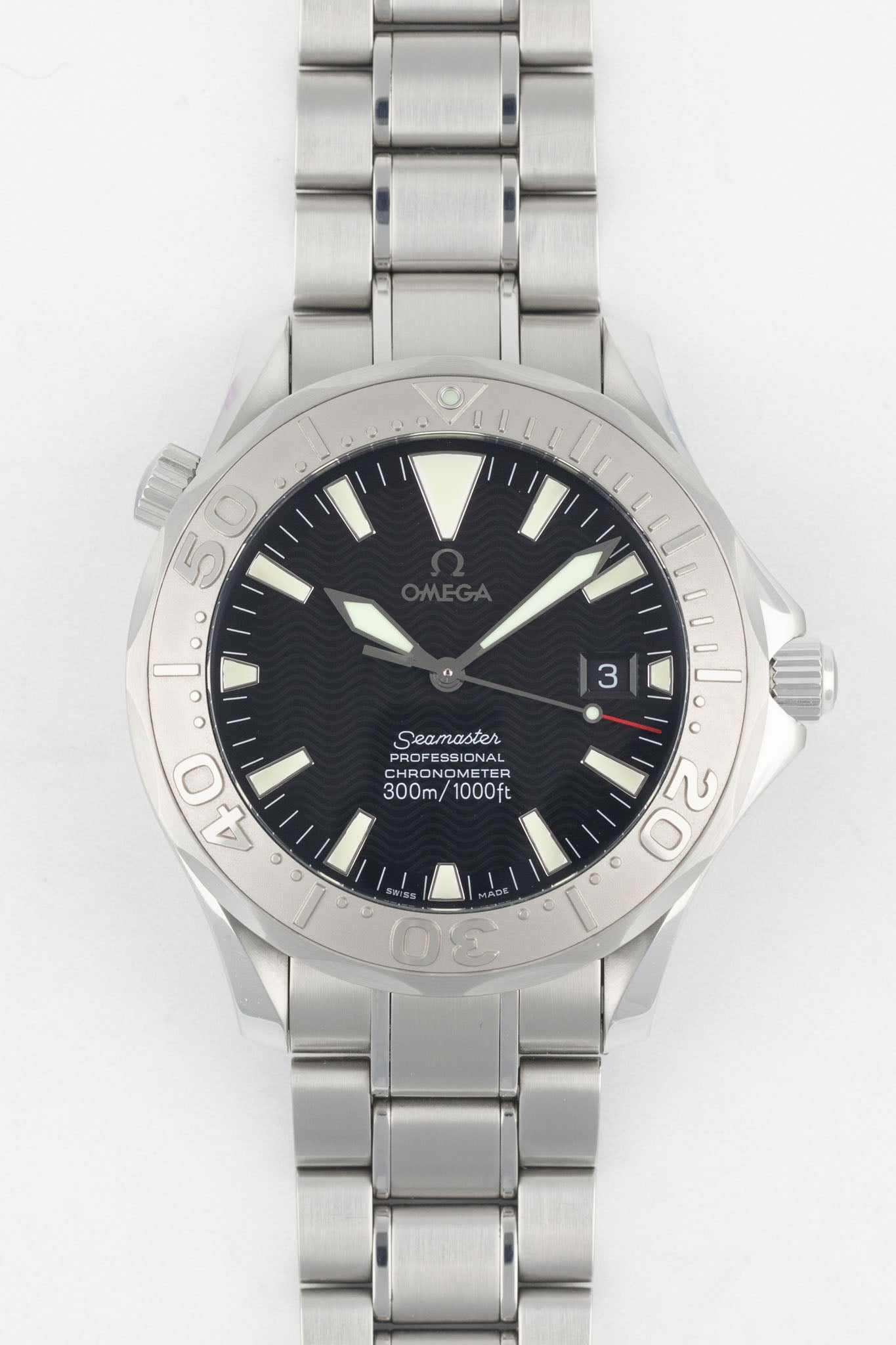 シーマスター 300 ラージサイズ 型番　2230.50（ホワイトゴールドベゼル OMEGA Seamaster 300 White Gold Bezel 2230.50.00 – Obsessed By Watches