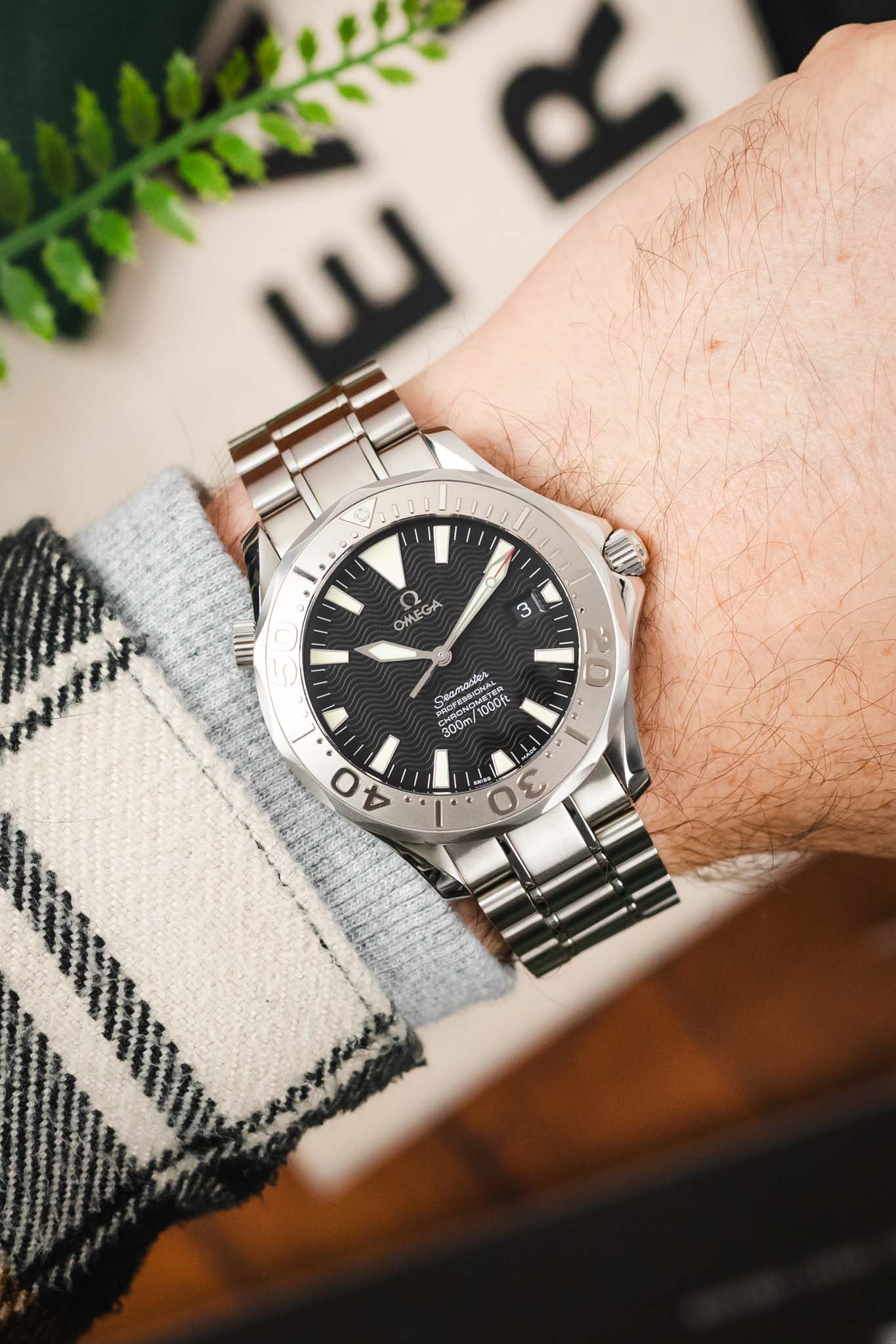 OMEGA Seamaster 300 White Gold Bezel 2230.50.00 – Obsessed By Watches