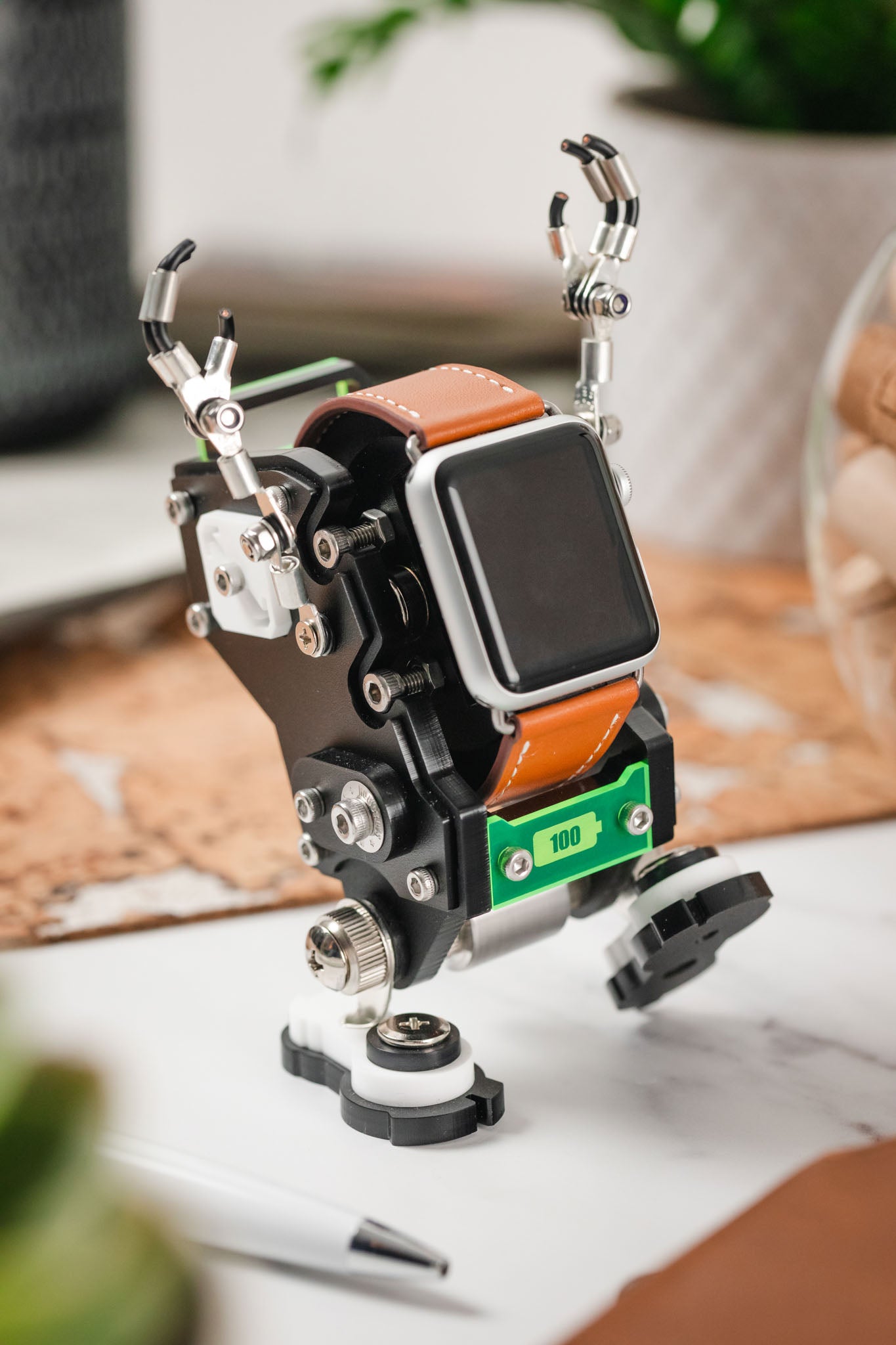 ROBOTOYS - DAVE - Black Watch holder