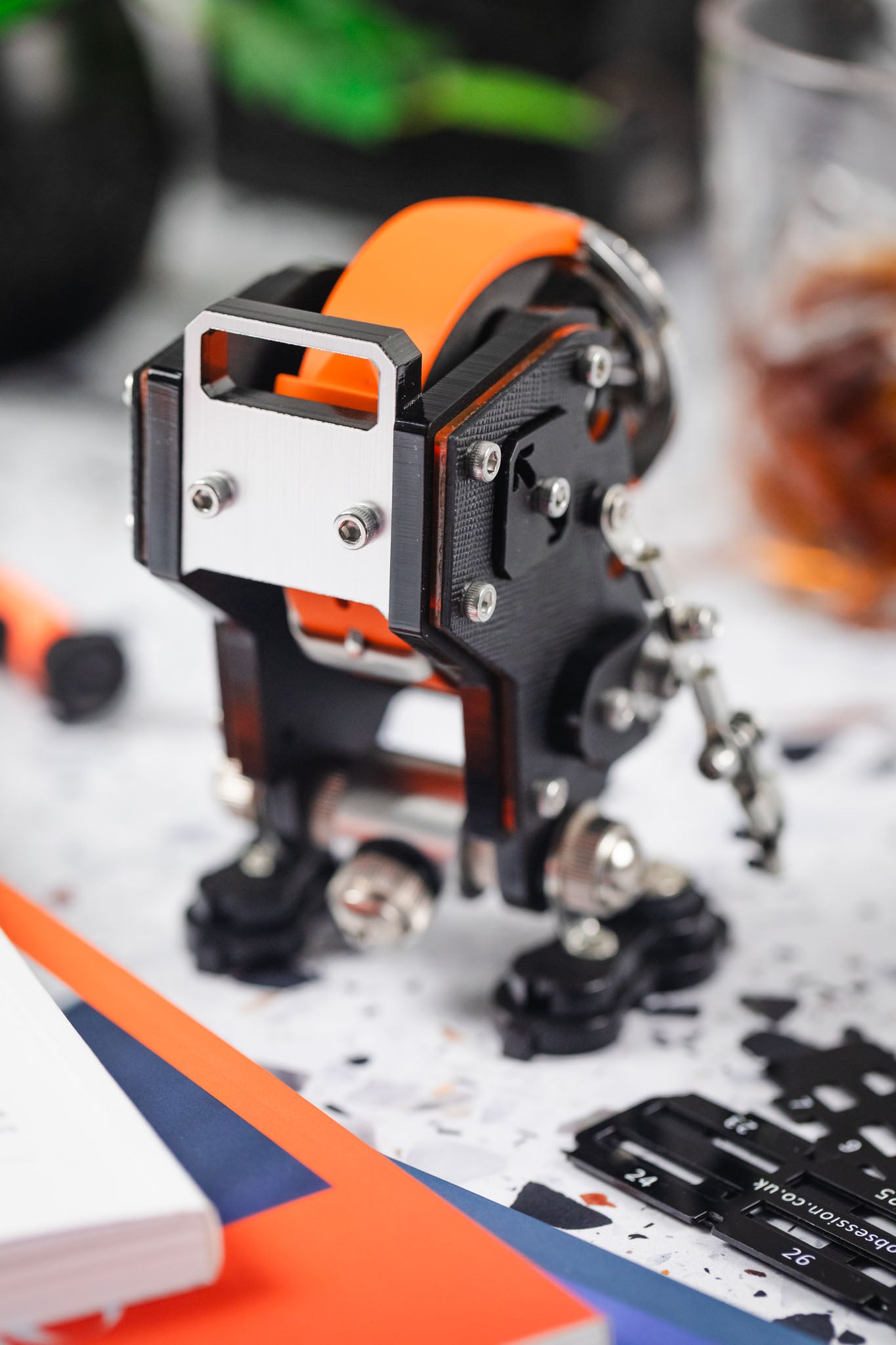 ROBOTOYS - DAVE - SAFFIANO BLACK - Apple & Galaxy Watch Charger