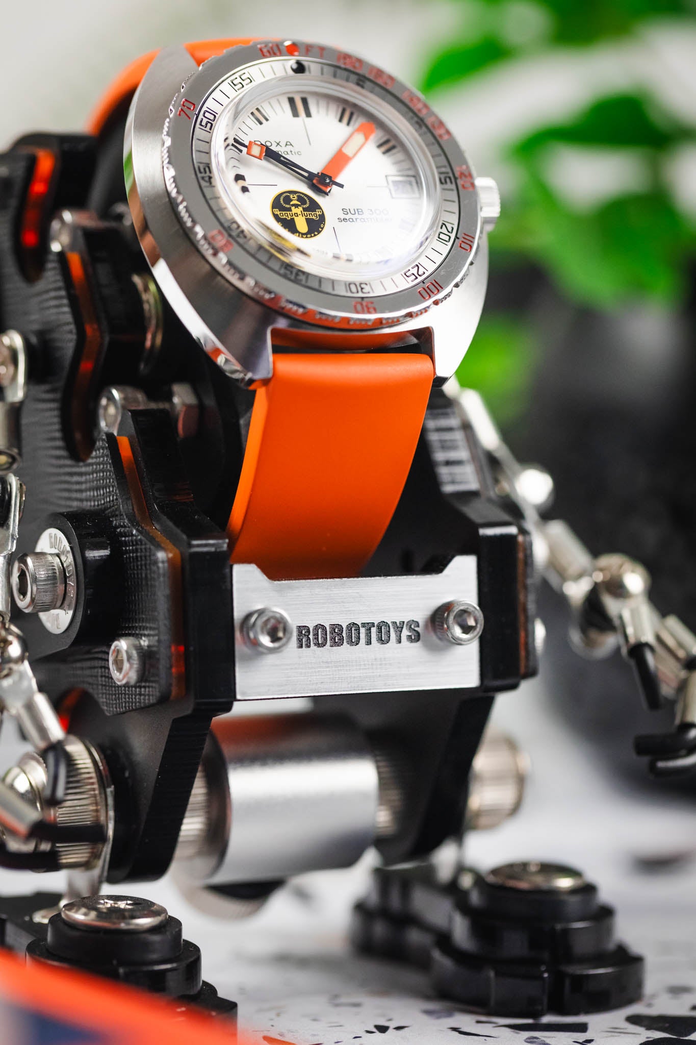 ROBOTOYS - DAVE - SAFFIANO BLACK - Apple & Galaxy Watch Charger