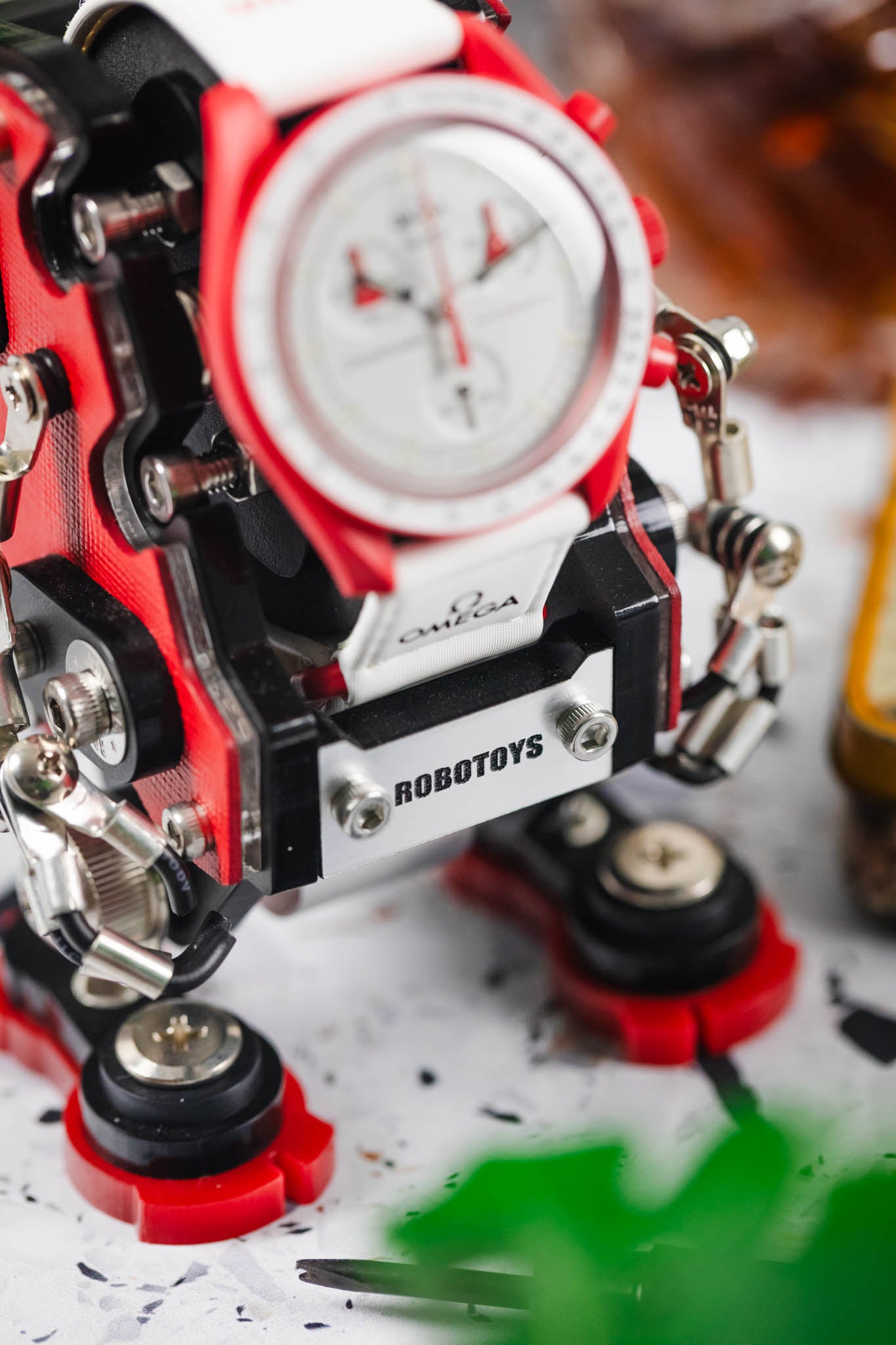 ROBOTOYS - DAVE - SAFFIANO RED - Apple & Galaxy Watch Charger