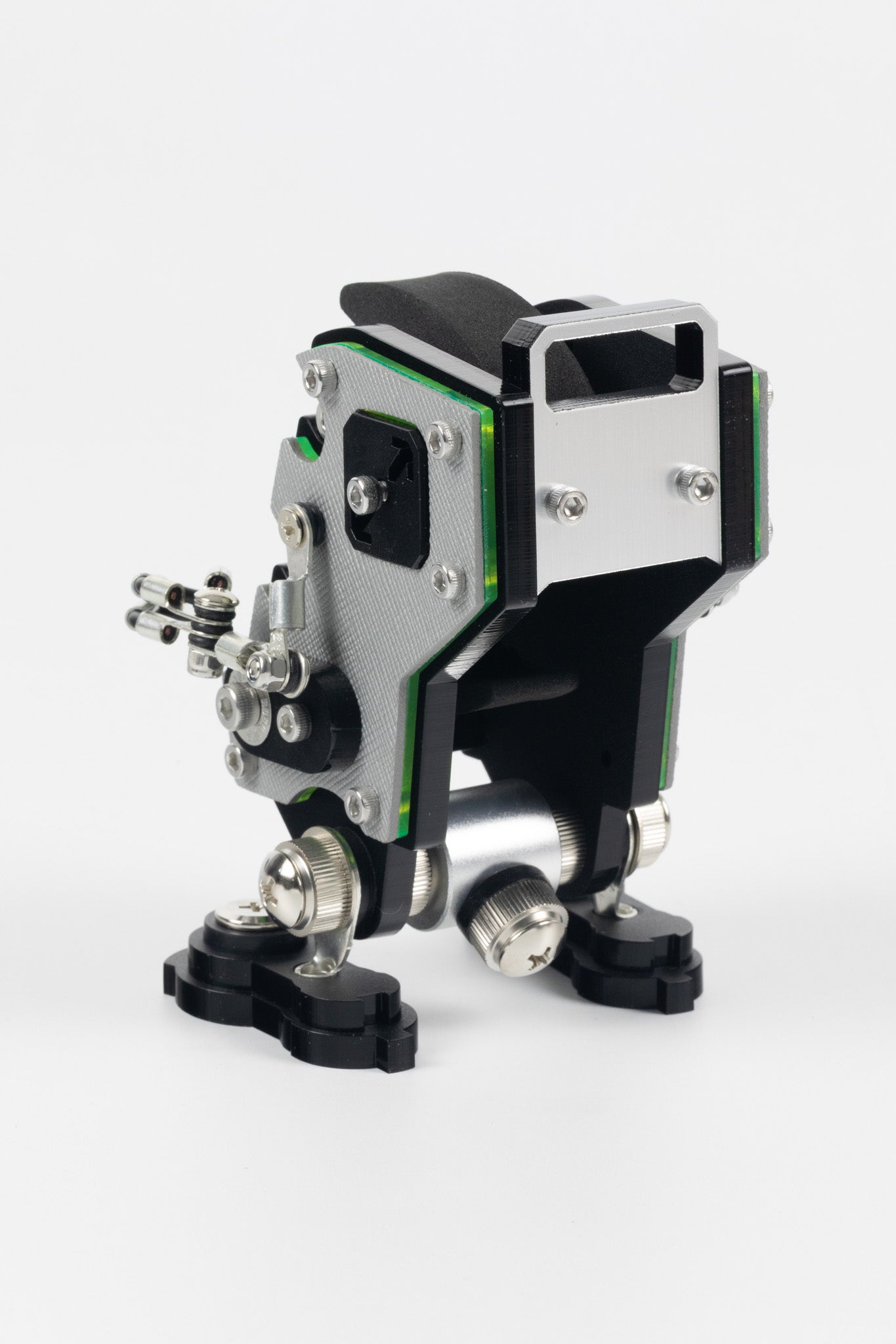 ROBOTOYS - DAVE - SAFFIANO SILVER - Apple & Galaxy Watch Charger