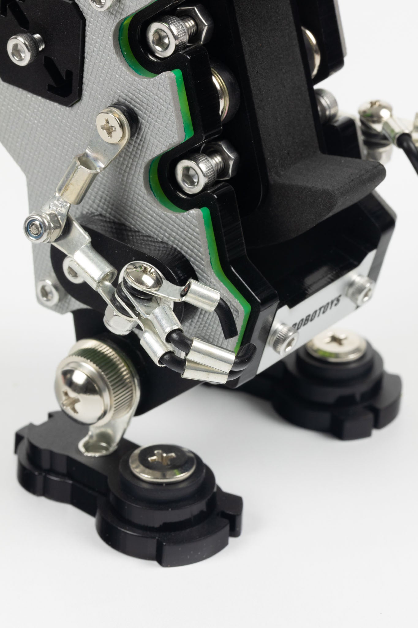 ROBOTOYS - DAVE - SAFFIANO SILVER - Apple & Galaxy Watch Charger